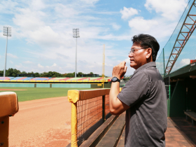 克服上場焦慮，儀式帶來安定感！百勝投手「草總」揭秘：「只要贏球就不洗球衣帽，連贏10天！」