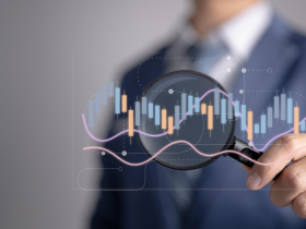 大盤漲10%，進場再等等？國泰首席經濟學家解析：信奉高股息股賺4%，不如買「這類商品」