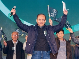 政績分析》堅持專業  連阿扁、馬英九都敢嗆 從五個關鍵決策  看懂他的執政風格