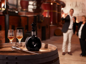 因為稀有更值得擁有 奇蹟之禮路易十三《天蘊RARE CASK 42.1》擾動富豪靈魂