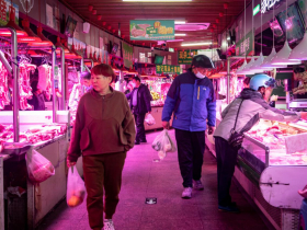 紐約時報》「78歲老婆婆靠100元過活哭很久沒吃肉」影片瘋轉被刪：為什麼中國網路上「沒有窮人」？