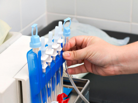 「腹膜透析」自由度較高  免配合醫院時間 在家也能洗腎  找回腎友的生活自主權