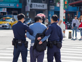 台版浩克被打12下合理？警大教授：當事人有2動作就不妥！如何避免再發生「只能回歸實務操作」