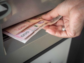 到超商ATM領錢少5000元！她少「1步驟」遭銀行拒絕賠償冷回4字　內行人曝：錢大多掉到「這裡」