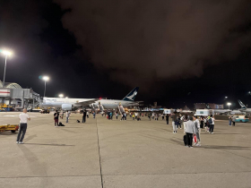 乘客目睹「輪胎冒煙」！國泰客機起飛前急煞，疏散為何釀11傷？專家曝原因：這些做法「絕對錯」
