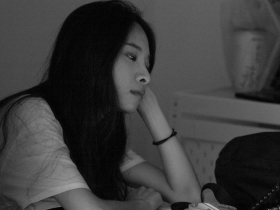 遭遇性暴力、27歲罹躁鬱症：「不會因不談論死而不想死…」諮商心理師指用「這方法」陪他渡過