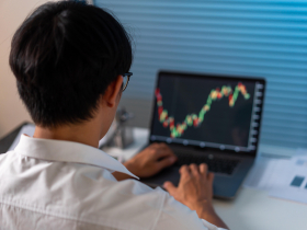 「我只是更敢冒險！」曾獲外匯交易冠軍的他 分享操作心法：制定交易規則，專精一招