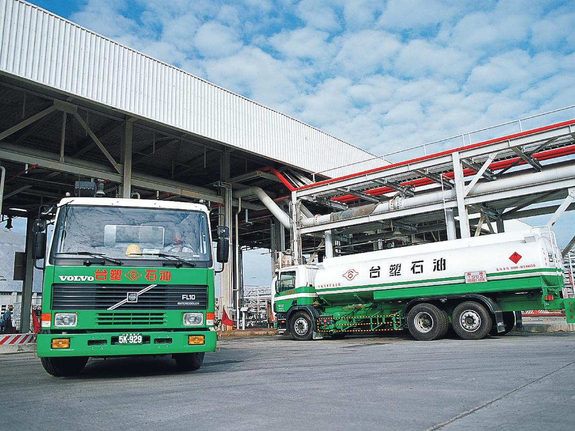 台化、台塑、南亞、台塑化...獲利悽慘還能存股？達人揭「台塑四寶地板價」，這檔CP值最高- 今周刊