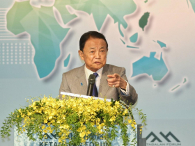 「現在是二戰後最嚴峻情勢」！麻生太郎訪台喊話：做好戰爭的心理準備，有捍衛意志才能嚇阻避戰