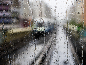 雨下到發霉！周二起雨區擴大、雷雨接連轟炸，這2天是「降雨高峰」，1分鐘速看一周天氣