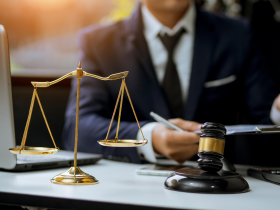 高雄2童目睹雙親遇害，家屬盼「不要一直逼回想事發過程」...律師指此案很特別：防「活人欺負死人」