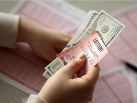 他獨得200億頭彩，半年狂買3豪宅「最糟糕的錯誤」⋯為何專家說中了最好等半年再說？