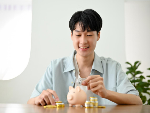 擁有第1張信用卡後愛上分期付款…負債月光族戒掉刷卡：我靠5招降物欲、存錢還清卡債