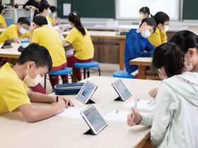 獲教育部補助採購、逾百校使用  竟出現情色邀約  校園App染黃  兒少網路安全漏洞令人憂