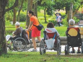 癌症末期能理賠？轉移又該怎麼賠？7張「特定癌症」保單下架！保險局：產壽險和保戶對賭不宜