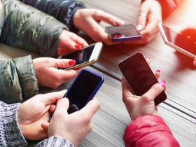 台台併、遠亞併12月上路！SIM卡要換嗎？何時起算網內互打？合約沒到期怎辦？2大電信作法一次看