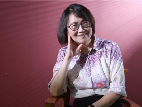 殺青瞬間4500萬花光，再去找2千萬…黃文英執導《車頂上的玄天上帝》：想像侯導那樣不斷打敗自己