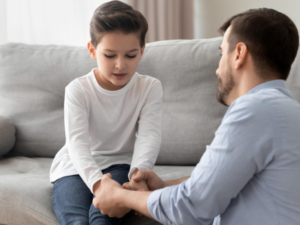 國三的兒子離家出走了，3天後在一百多公里被找到，爸爸竟然沒生氣還送他禮物？！