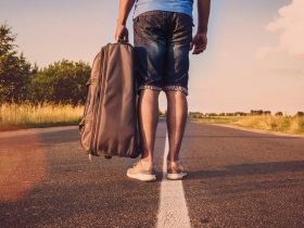 所謂的成長，就是明白陌生人的認同不再那麼重要「半山腰總是最擠，你得到山頂看看」