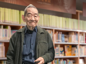 8500萬積蓄全捐了！86歲退休教授未婚無子、一生奉獻清大，加碼捐書6萬冊…這筆錢怎麼用校方這樣說