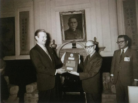 「新台幣之父」嚴家淦逝世30週年！蔣家父子權力交接的過渡總統，如何奠基台灣經濟奇蹟？