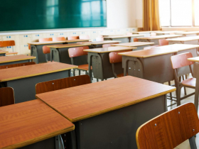 不讓彈簧刀再入校…學校「搜書包」新制最快2月上路，檢查流程曝光！若涉違法可立刻通報警方