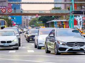 售價100萬進口車繳54萬稅金  連李多慧也買不下去       保護產業畫錯重點  台灣買車「稅上加稅」     