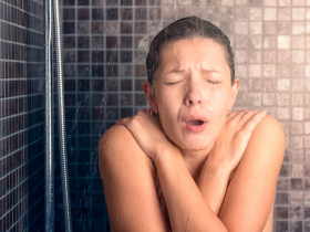 冷氣團來襲好痛苦...他自曝怕冷3天沒洗澡　內行人大推「浴室禦寒神物」但提醒：裝錯有危險