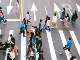 上下班改7:30～16:30好嗎　他讚「離開公司看見太陽超開心！」網友搖頭曝老闆真實心聲