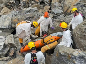 謝謝Wilson！突躁動找到游家兒子，砂卡礑五口終能回家…辨認全靠這物件，「星國夫妻可能壓在這」