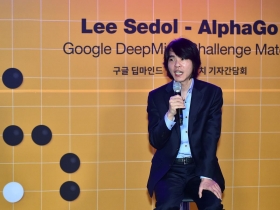 谷歌人工智慧與圍棋世界冠軍的世紀對決 電腦比人腦強？這一天終於來了嗎