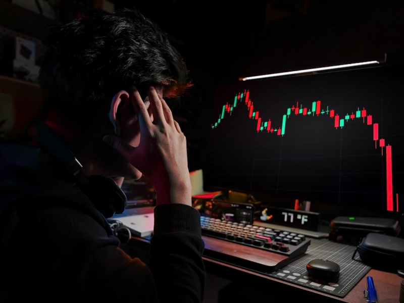 台股重挫逾千點，趕快進場撿便宜？一表看「史上10大跌點」...分析師老王：大跌●天後才是買點