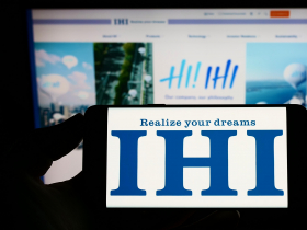 「日本製造」蒙羞！重工巨頭子公司數據造假20年，股價連2日下跌…副社長道歉認了：背叛客戶信任