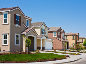 借8萬台幣赴美，8年後攢下一間破公寓...台客加州擁百套房產：貧窮，一生最好的禮物！