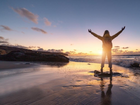 工作少做一點不會死！ 你的人生值得綻放不一樣的自由光芒！