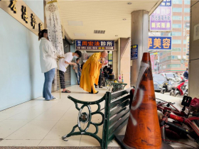 三重警殉職同仁哽咽潰堤！列隊多次高喊「任務結束」　老天也不捨...天空瞬間降下暴雨