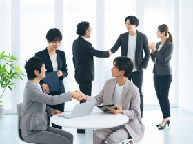 別讓錯誤的人脈成為你的社交包袱！裝修房子找「自己人」，卻成最後悔的事：忽視隱性成本虧很大