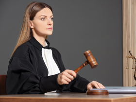 法官吃完早餐，囚犯獲得假釋的機率比較高？審判竟然與吃飯有關？看飢餓如何影響我們的理智