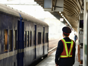 台鐵將推常客優惠、高中生可請「3天身心假」…8月「8項新制」一次看：雇主沒做1事恐罰最高30萬