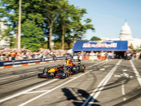 領先亞洲! Red Bull Showrun 賽車展演賽 台中街頭震撼登場