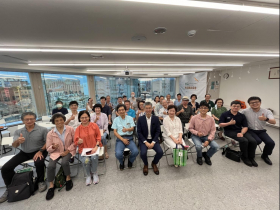 台灣人民享有「快速通關」，卻看不見憲法的國旗…他提著菜籃聊憲法：每件日常大小事，全都與憲法有關