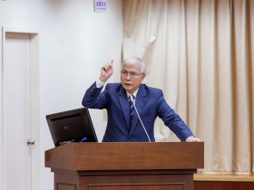 央行的那塊黑布