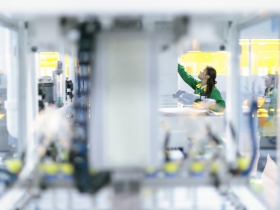 投資效益》哪些直接受惠？哪些恐受拖累？ 買夏普若成  鴻家軍前景大解析