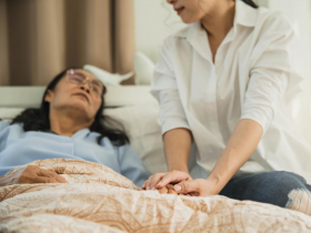 買房「借名登記」兒名下，中風母想賣屋治病遭拒，抱憾身故！6年翻盤討回房產，關鍵6證據一次看懂