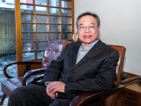「蕃薯藤」共同創辦人蕭景燈  創業設立「仨宇 Thuniverse」投入AI研發