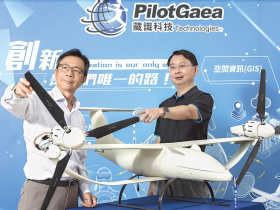 軟硬體通吃》規畫最適飛行路線更抗強風  災區視察、偵蒐任務都搞定   一個人的武林  藏識拚彎道超車