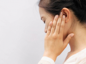 以為地震在晃  偶爾伴隨嘔吐、視力模糊⋯ 躺下就天旋地轉  竟是耳石脫落惹禍 