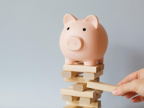 在野黨搶錢、執政黨繳械  修法三分鐘出委員會   坐視國家財政崩潰的荒謬劇