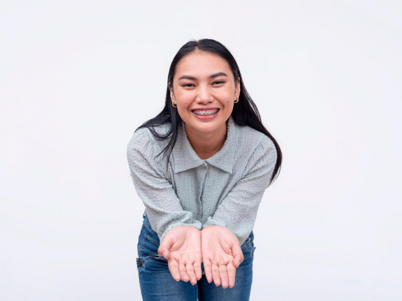 「您先忙」，說成”You go busy first.”外國人聽不懂