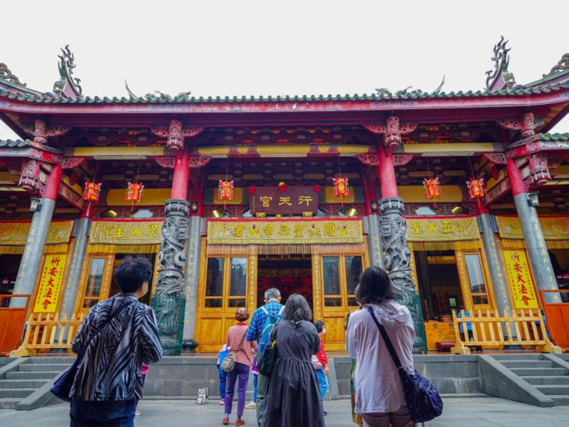 2025蛇年大年初一拜拜，這5個時辰財氣最強！求財運、求貴人、求升遷要說什麼？這些資訊不能漏，拜神範本一次看